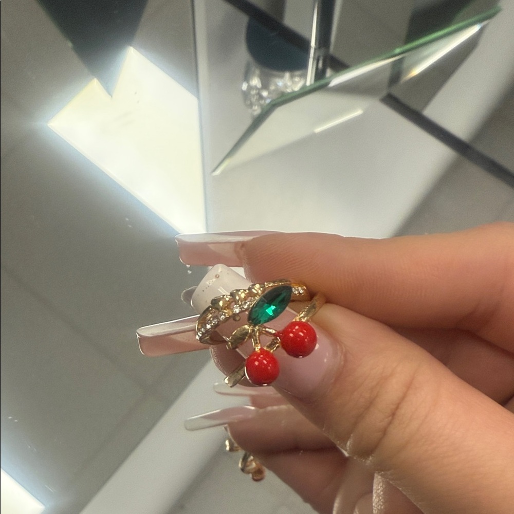 Elegant Gold and Red Women's Ring size 8